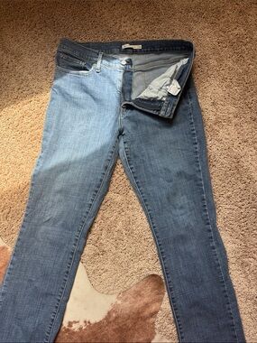 Slim Straight Men's Jeans in Light Blue Wash